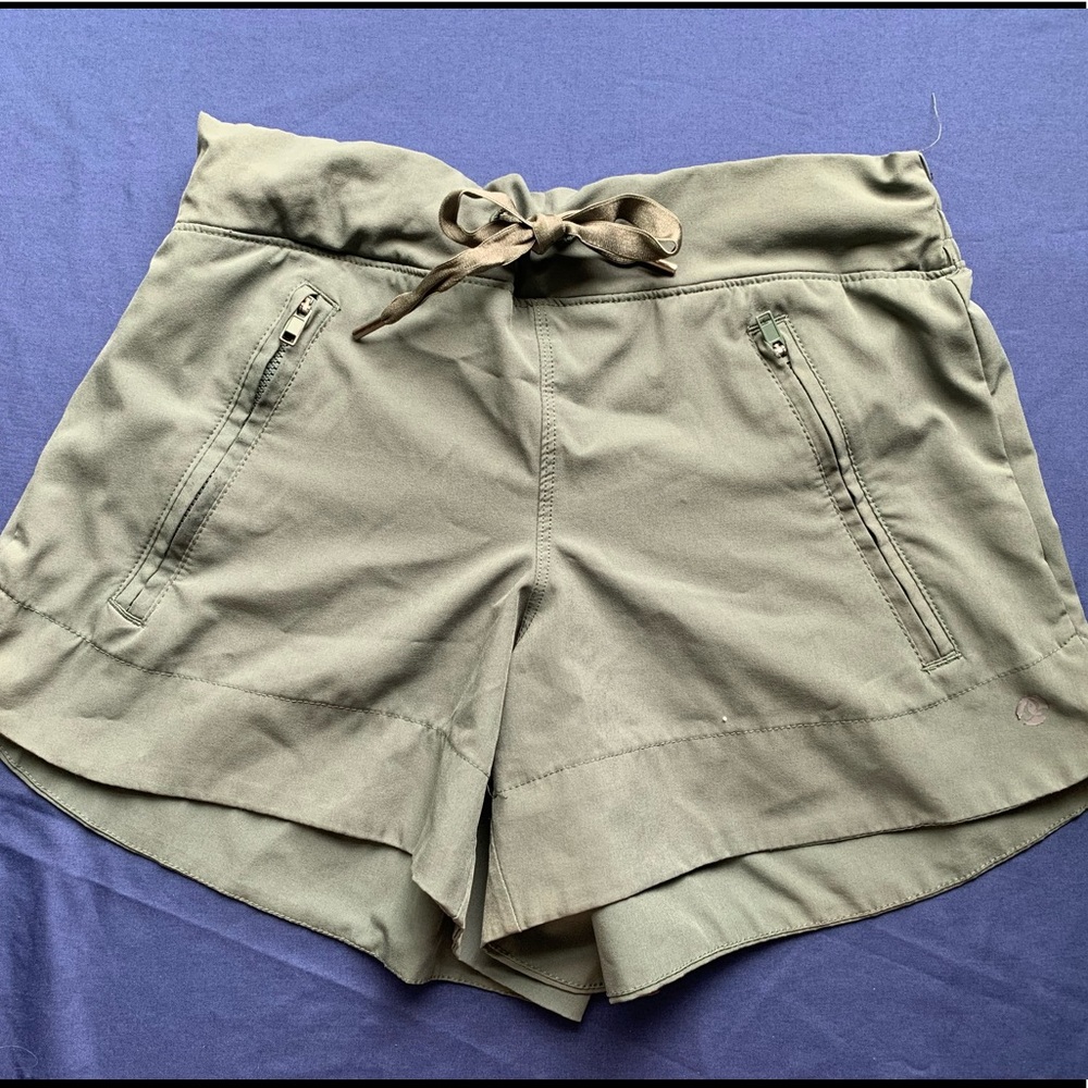 Yoga/athletic shorts